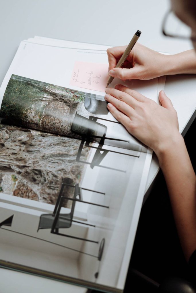 PreOnOff Boarding Pexels Thirdman 5582874 1 683x1024 1